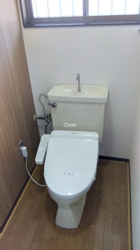 深草大亀谷大山町貸家 トイレ