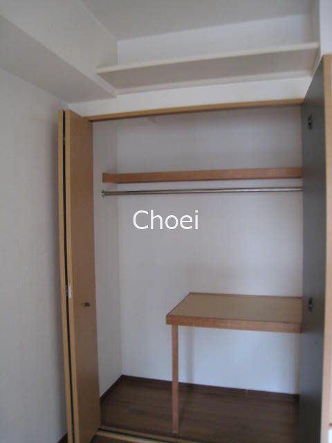 ハウスセゾン御所南 収納