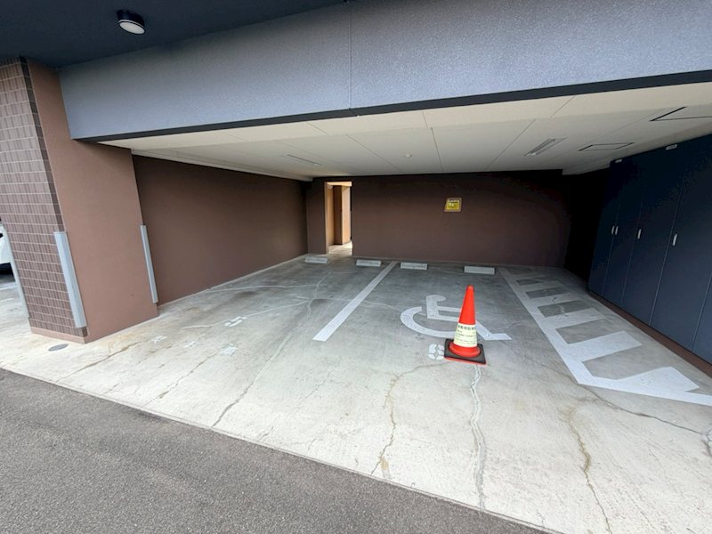 エステムコート京都西大路 駐車場