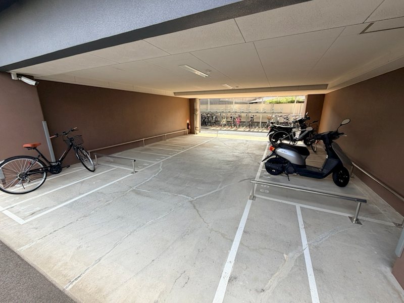 エステムコート京都西大路 駐車場