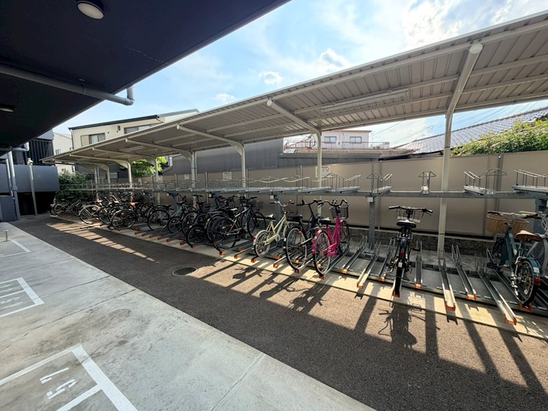 エステムコート京都西大路 駐車場