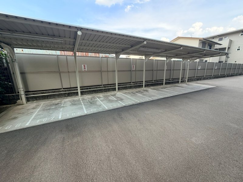 エステムコート京都西大路 駐車場