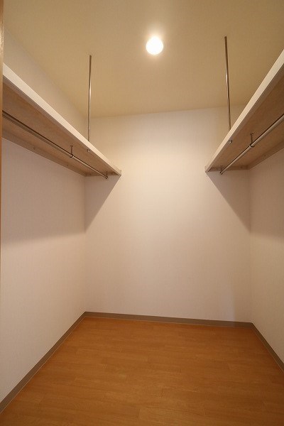 アザレアスクエア 収納