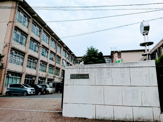 アザレアスクエア 中学校