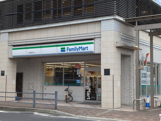 クラッシィハウス京都六地蔵ブライトタワー コンビニ