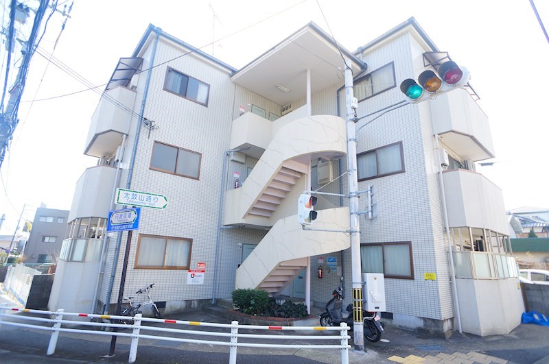クレアトール21 外観