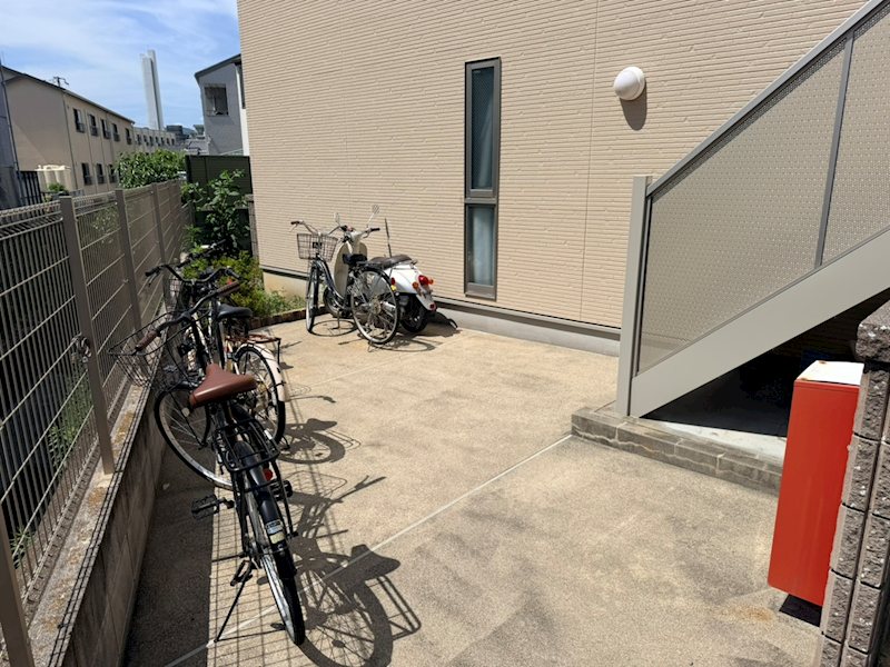アムール西京極 駐車場