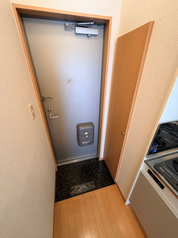 アムール西京極 玄関