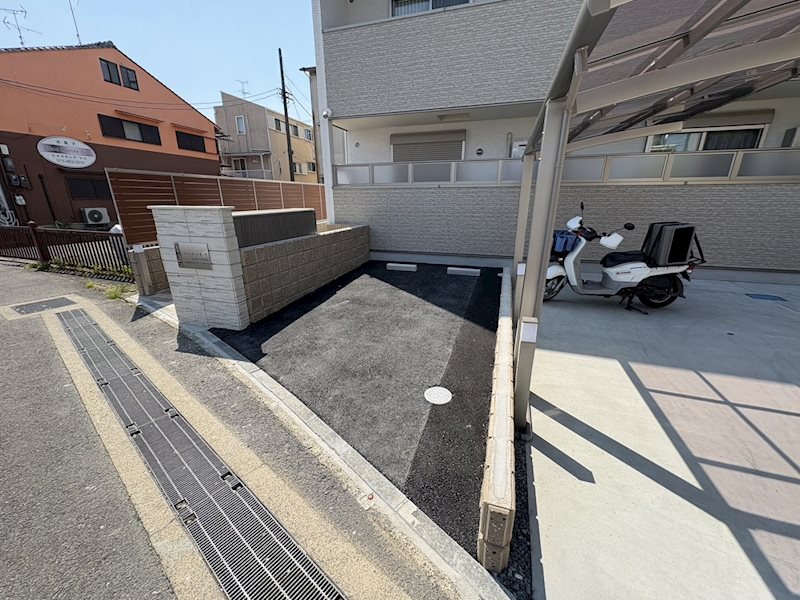 クリエオーレ滝ノ町 駐車場