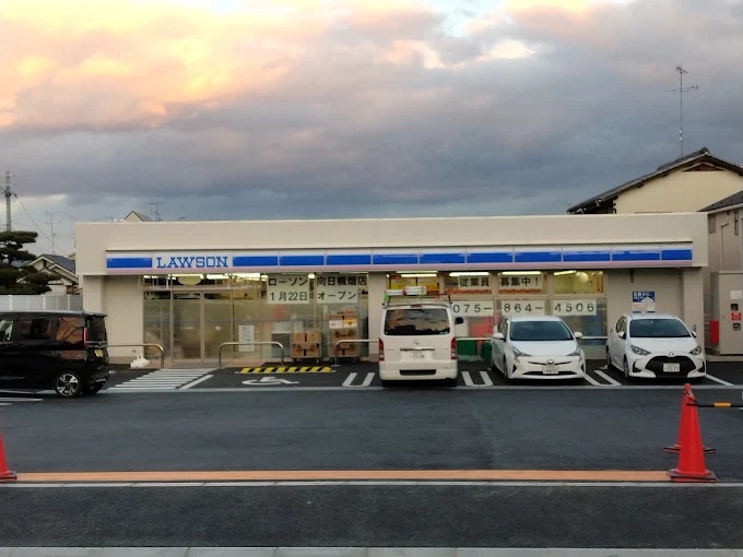 クリエオーレ滝ノ町 コンビニ
