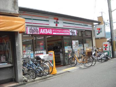 ヴェルメゾン今出川 コンビニ