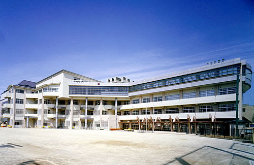 やませビル 小学校