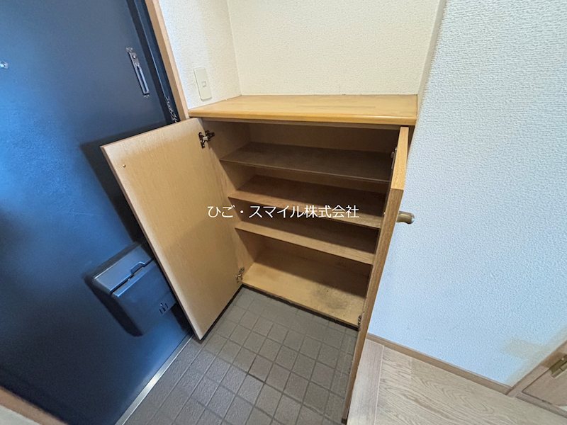 ロイヤルハイツ鶴羽田 玄関