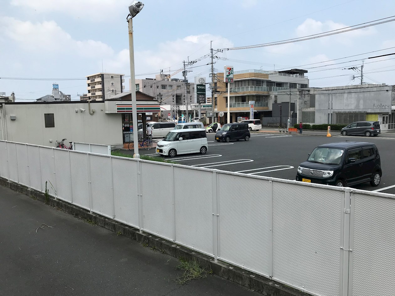 パレドール健軍 コンビニ