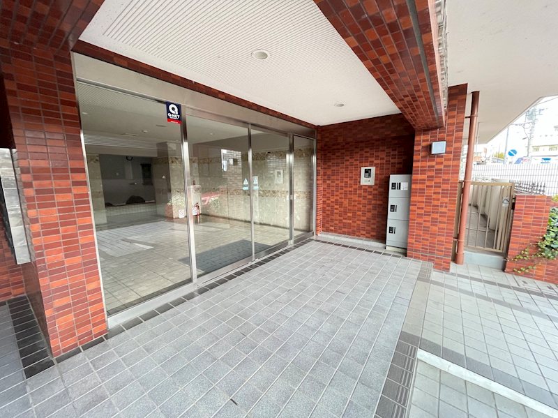 ロマネスク新屋敷 エントランス
