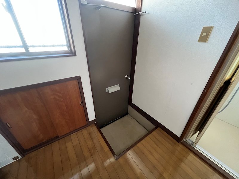 クリスタルコーポ 玄関