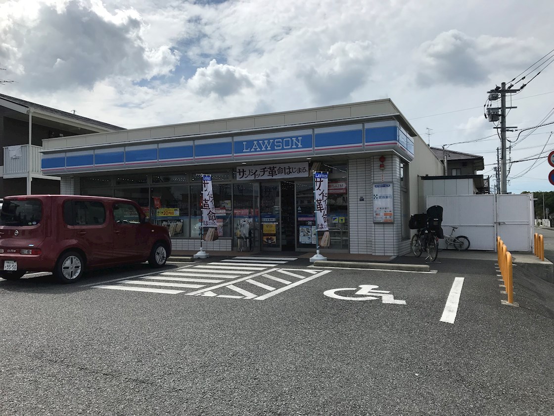 カラサティード  コンビニ