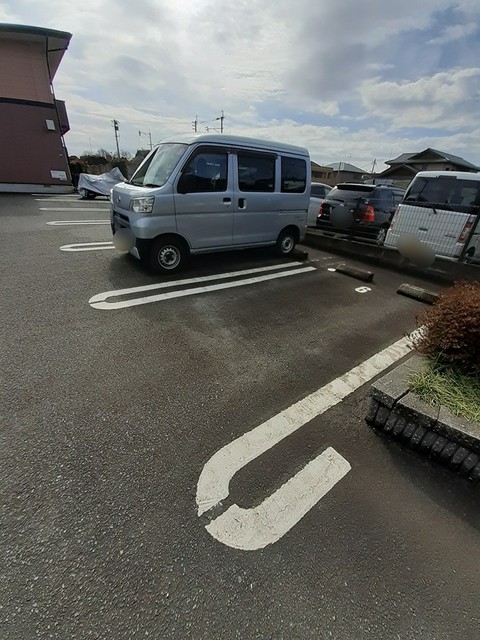 エクレール山本 駐車場