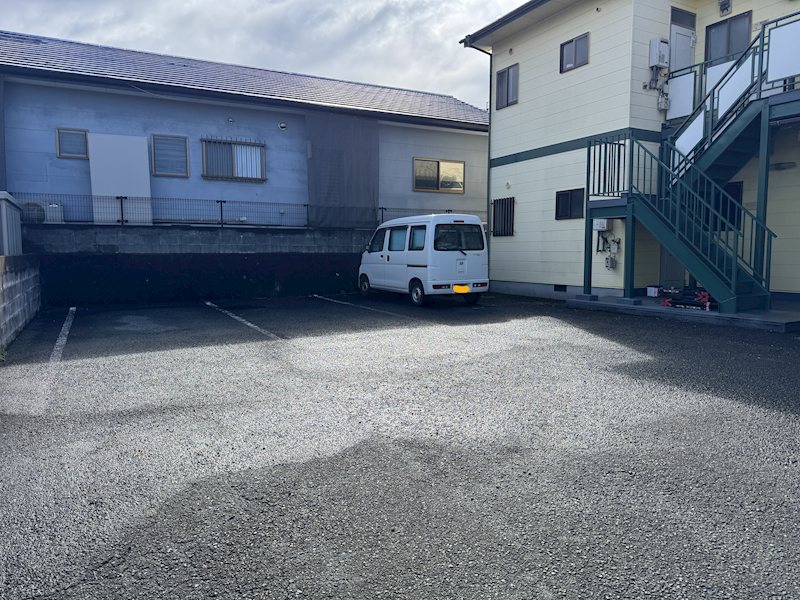 サンハイム惣領 駐車場