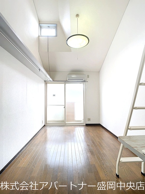 アップルハウス境田町 リビング