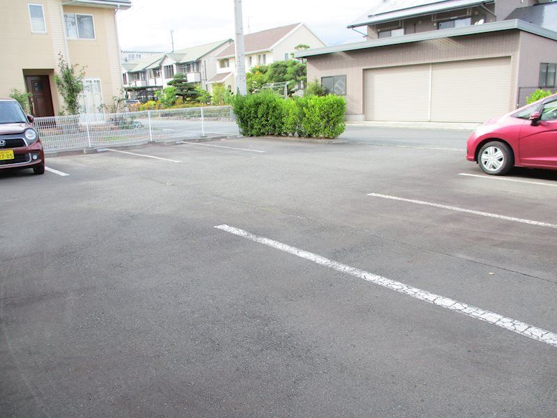 ＫブランシェJ 駐車場