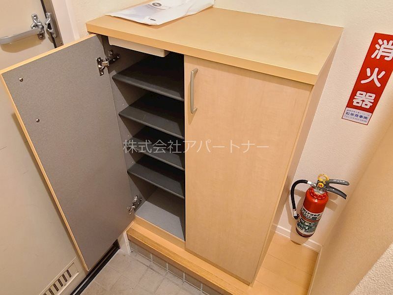 ガナールD 玄関