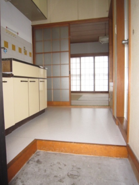 油井コーポ 玄関