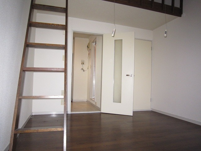 小松島コンパウンド リビング