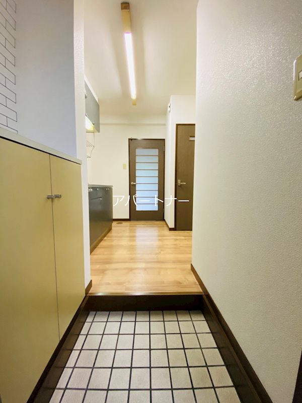 蓮香ビル 玄関