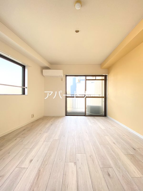 アーバンパレス新屋敷 リビング