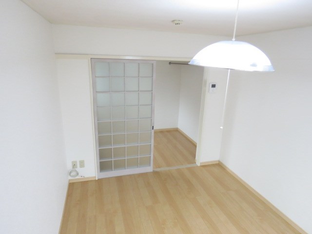 アムティ新屋敷 リビング