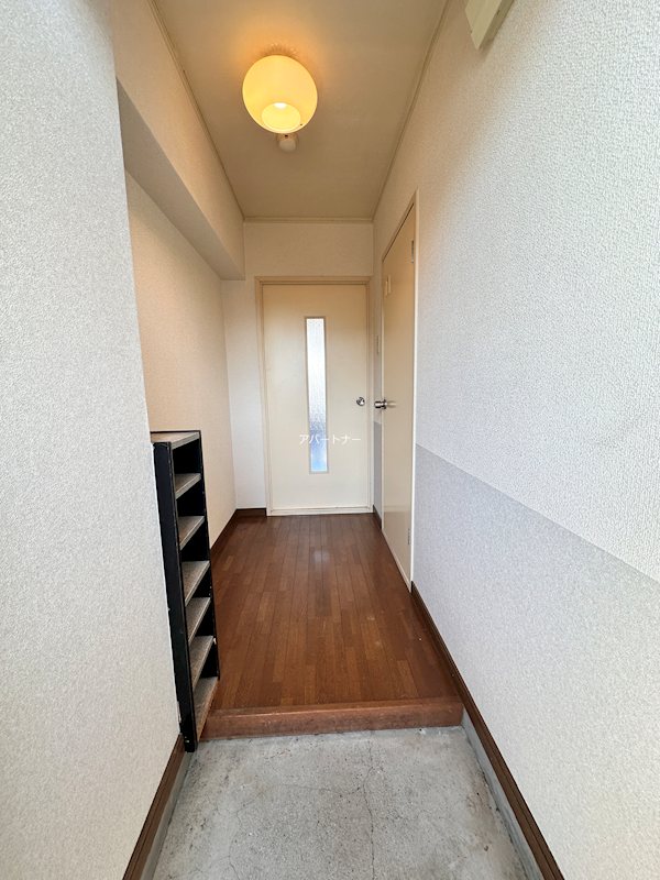 ロイヤルシティ荒田 玄関