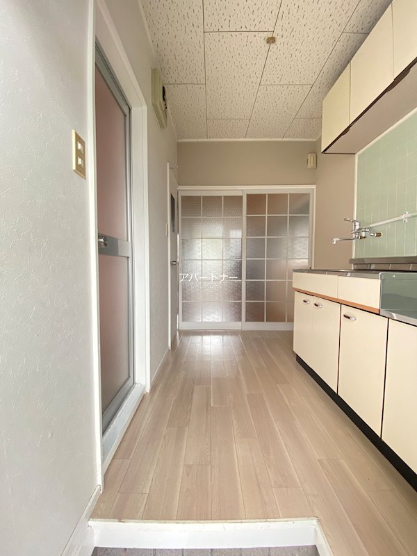 前屋敷アパートA棟 玄関