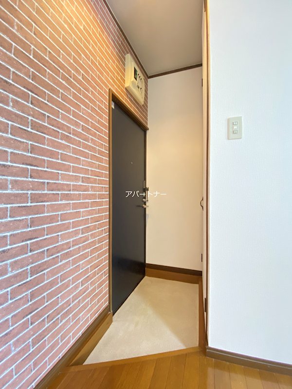 石川ビル 玄関
