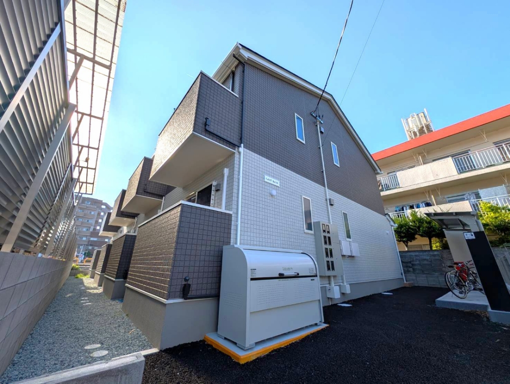 イーストベース 外観写真