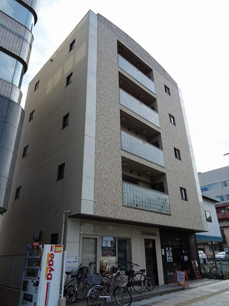 カラーズガーデン宮城野 302号室 外観