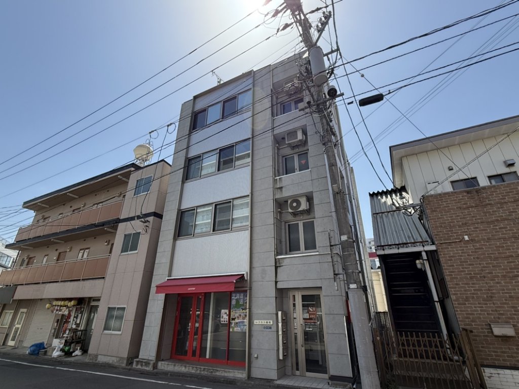 レフカス榴岡 302号室 外観