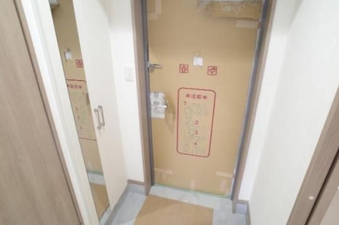 ファミーユ・エリタージュ 玄関