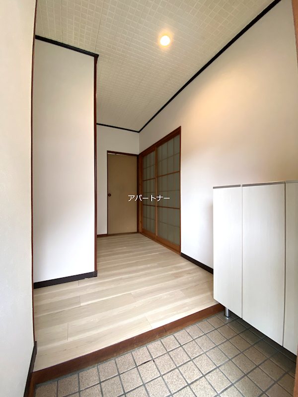 メゾン稲荷 玄関