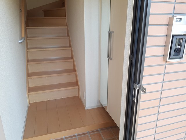 スイートタウンＨ 玄関