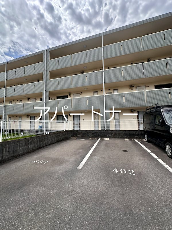 タウンハイツ建昌 駐車場