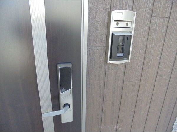 シュッドポミエ 玄関