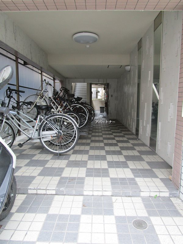 アーバンパレス新屋敷 エントランス