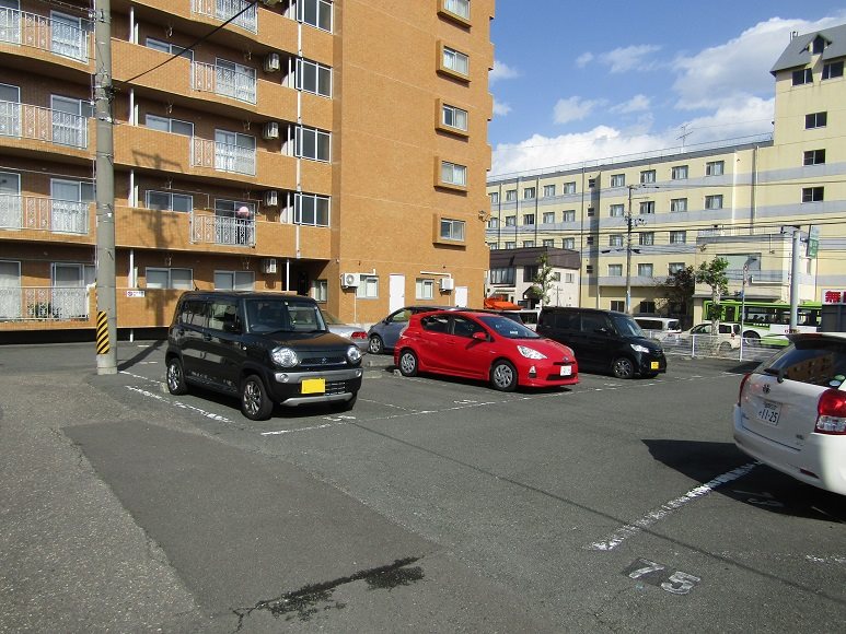 舘坂マンション 駐車場
