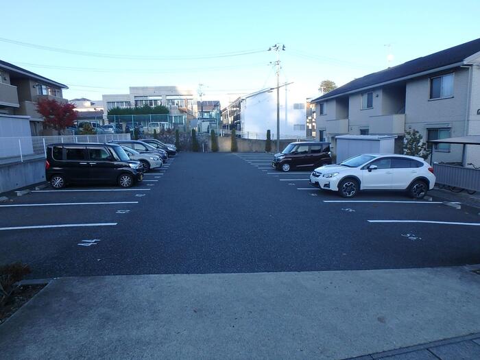イーストヒルズ高松　Ｆ 駐車場