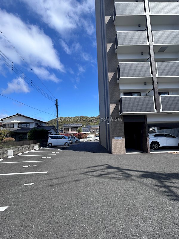 CHAINON春日WEST  駐車場