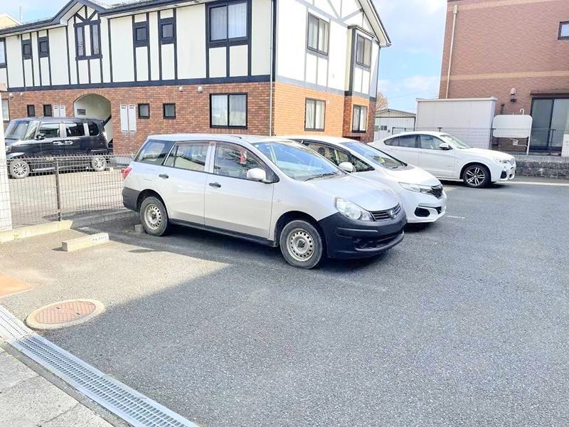 セリーナ 駐車場