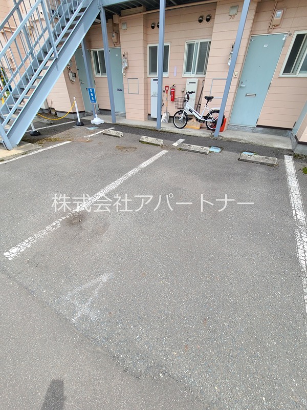 ライズ梨木 駐車場