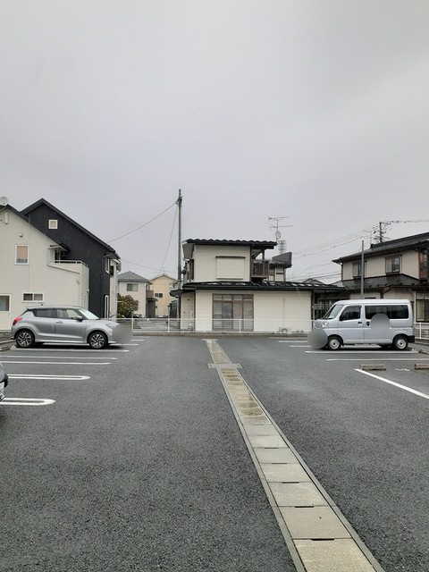 エターナル 駐車場