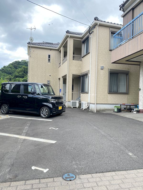 サンコーポ磯 駐車場